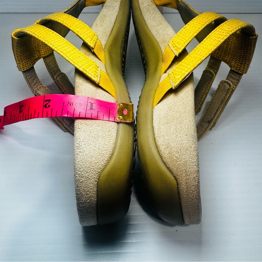 Vionic Elvia Yellow Leather Sandals Size 7.5 - Picture 11 of 14